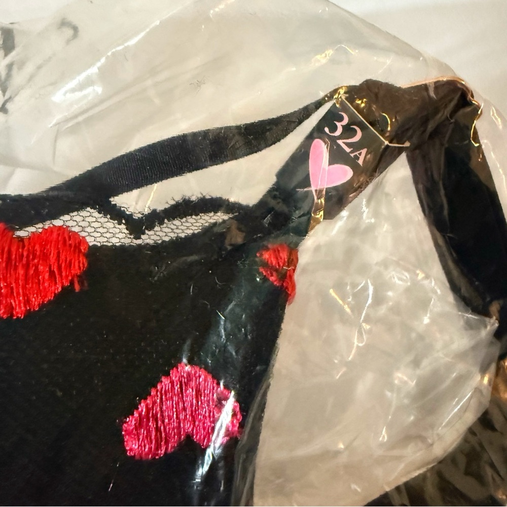 Victorias Secret black red pink embroidery heart print dream angels push-up bra - Picture 7 of 7